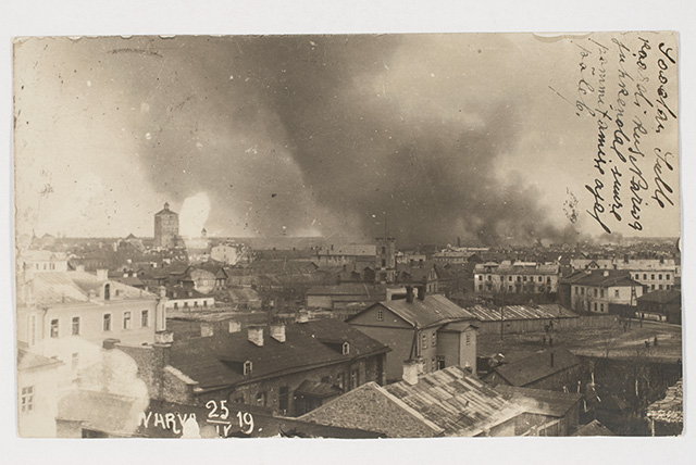 Narva burning during the bombing, 1919