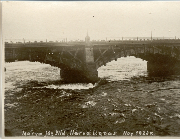 Photo Narva River Bridge in Narva in Virumaa