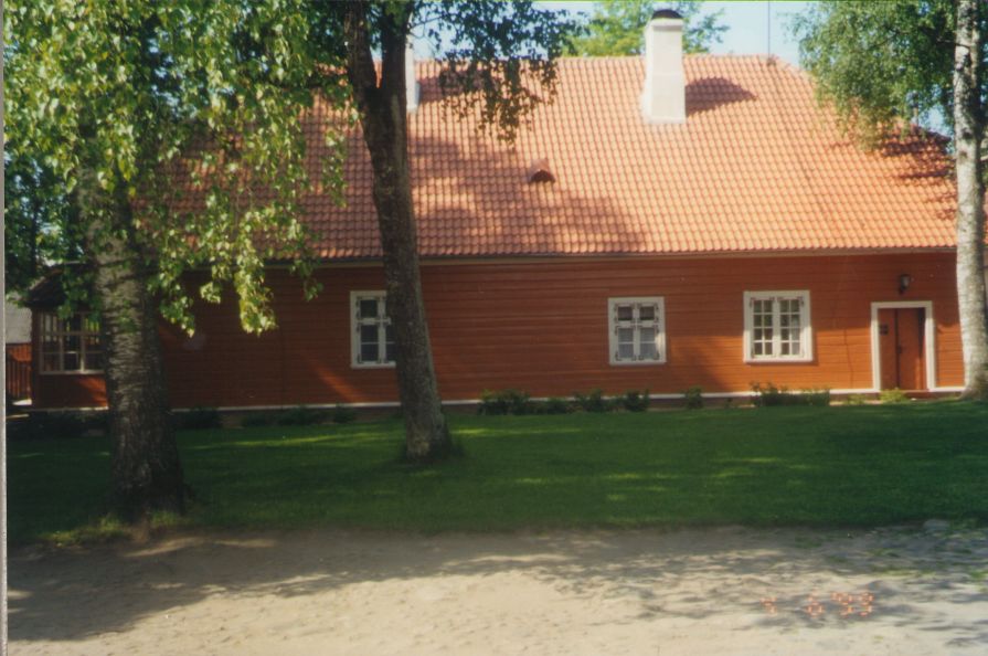 Photo. Dr. Fr. R. Kreutzwald Memorial Museum courtyard. Võru, 1999.