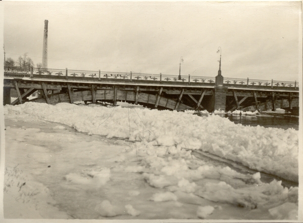 Photo Narva River Bridge in Narva in Virumaa