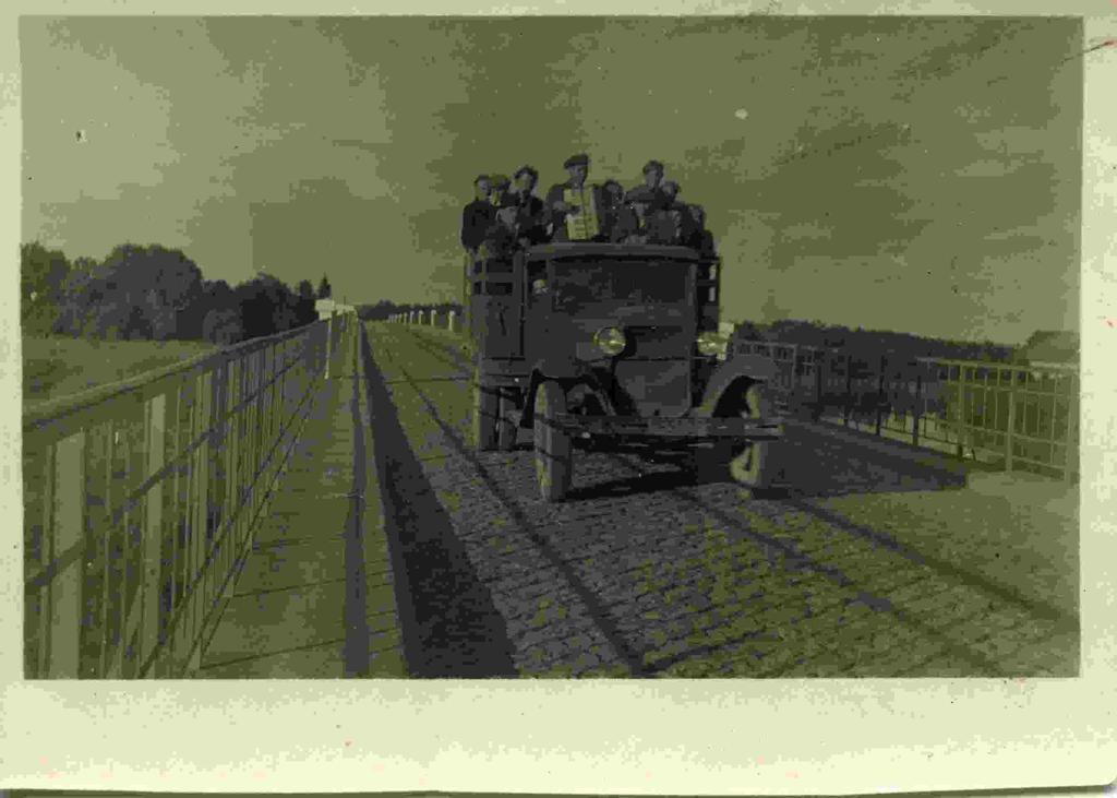 Photo on the Kasari Bridge on the exit with a truck
