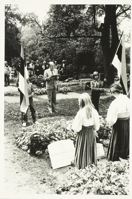 Major Hans Hirvlaane funeral arrangement in Rapla graveyard with a solemn service
