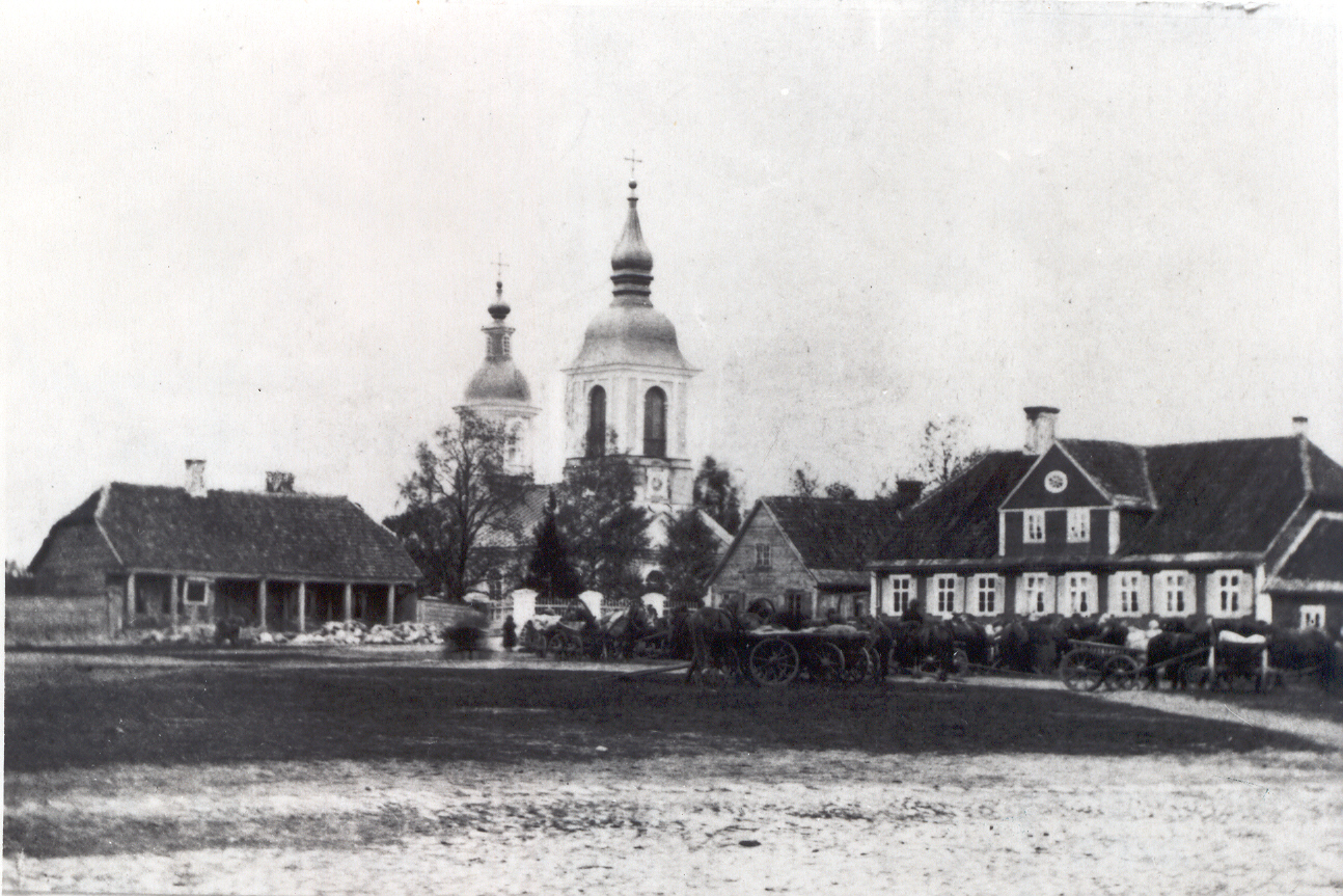 Photo. Võru. View of the marketplace towards the Apostle Orthodox Church.