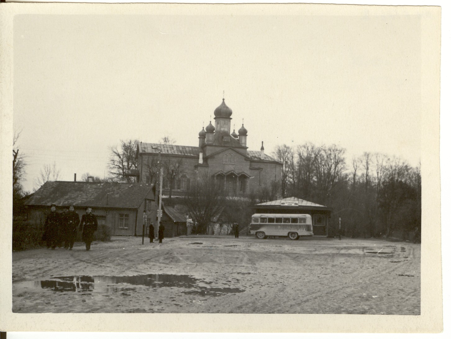 Photo, Paide bus station behind the church in 1959.