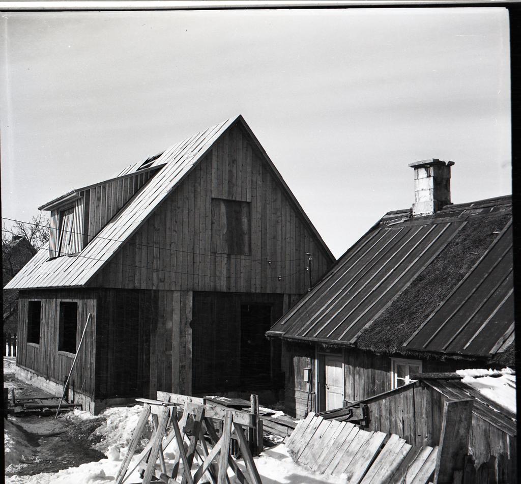Sea t. 4: the construction of the old house and the new house