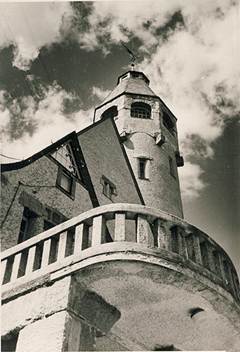 Taagepera Sanatoorium headphone, view to the tower.