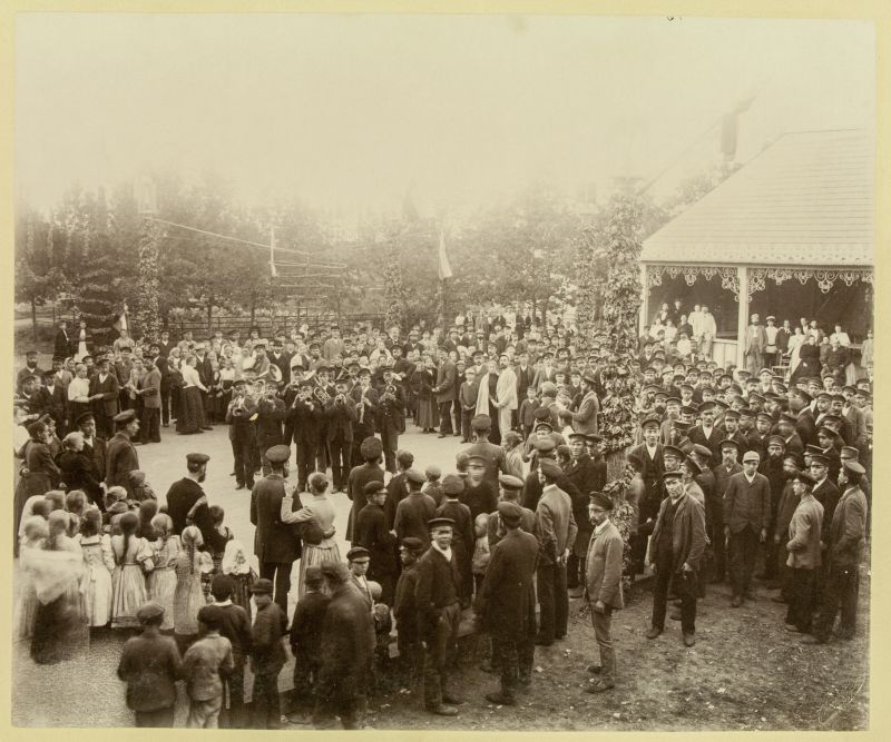 Sindi mining factory. Working party in the park