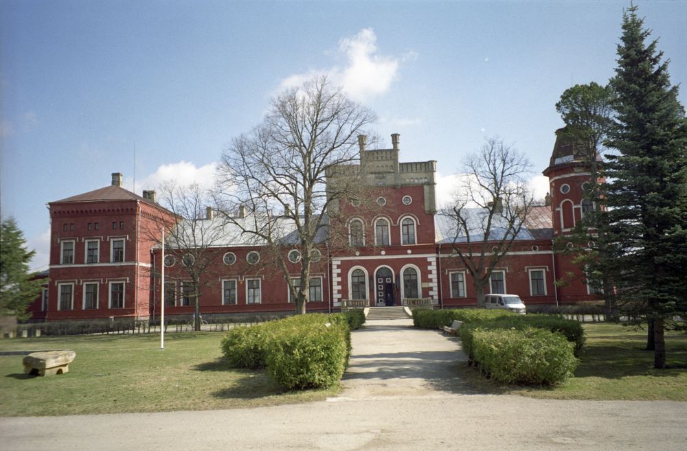 Porkuni Manor Gentleman House (built in 1870-74)