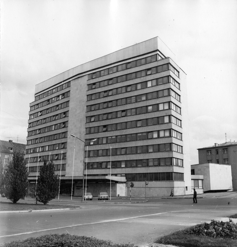 For the building of the ECB KK. Architects Mart Port, Uno Tölpus, Olga Kontšajeva etc.