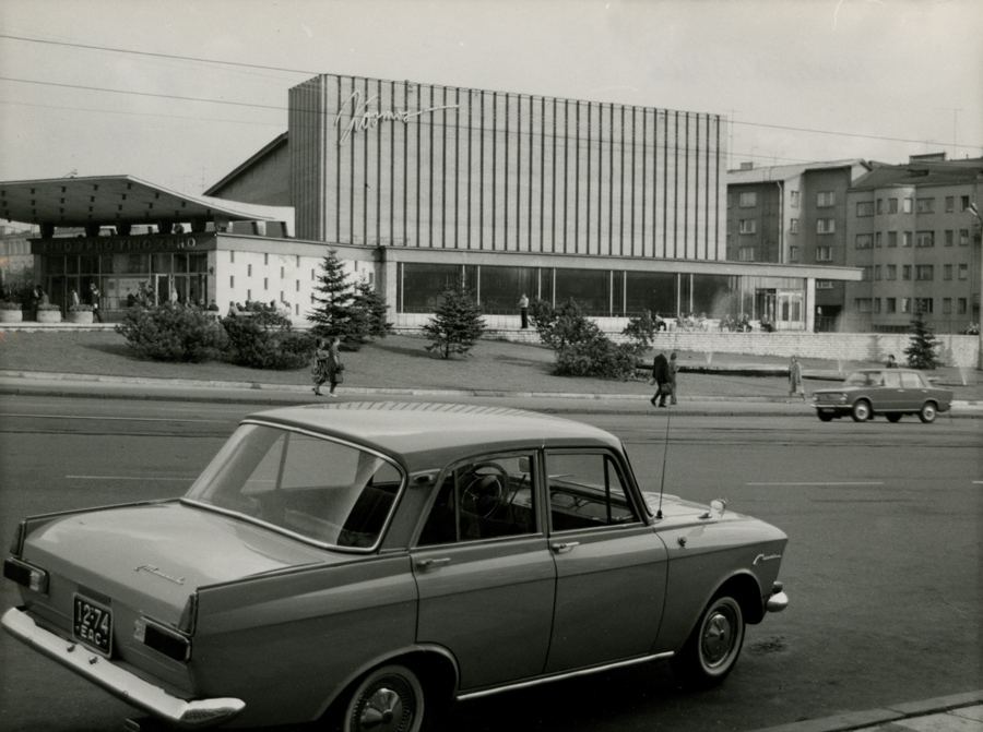 Cinema Kosmos in Tallinn, view with a car in the forefront. Architect Ilmar Laasi