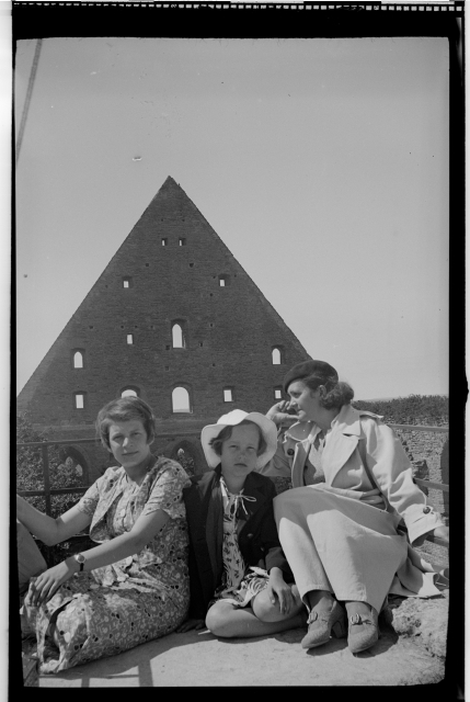 Hans Voolmann's wife's sister daughter Inge Leis (left), daughter Vaida (middle) and wife Helmi Pirita monastery viewing platform