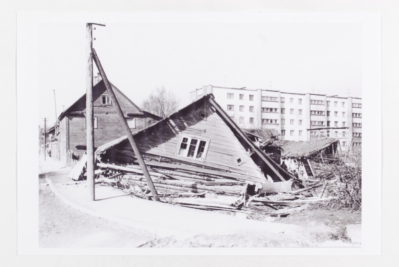 Broken house at the corner of Pika and Paju Street in Tartu, 1981