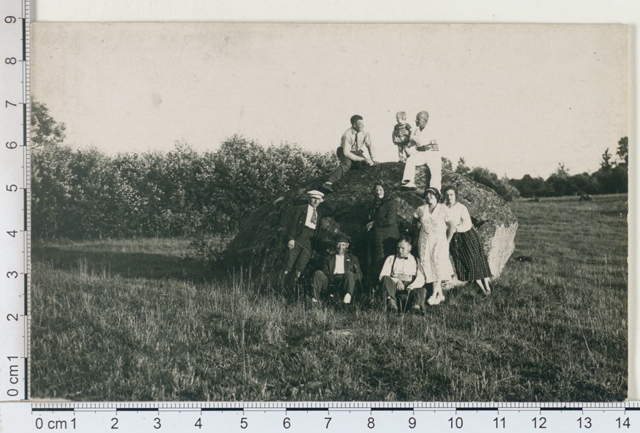 Rändstone Sandla Manor in the field, Saaremaa 1925
