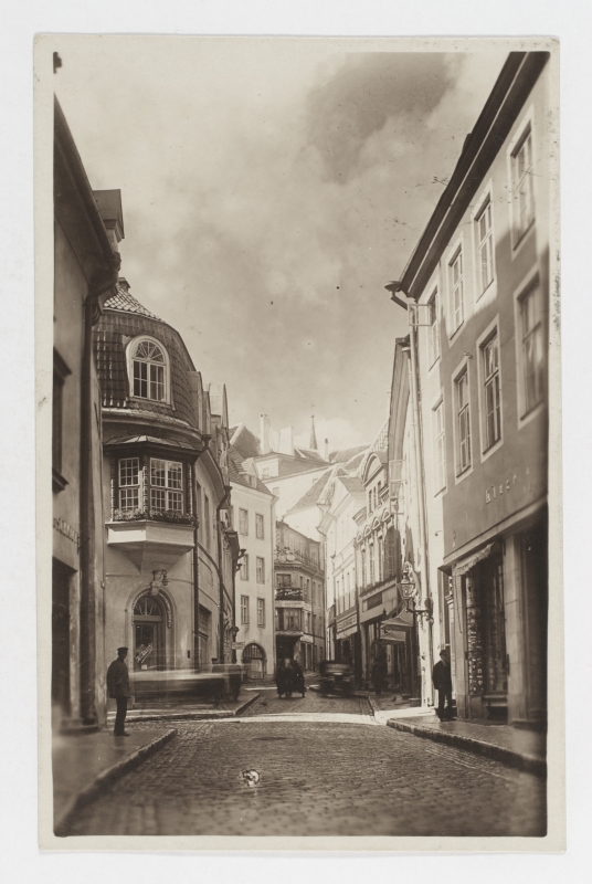 Long street in Tallinn, 1931