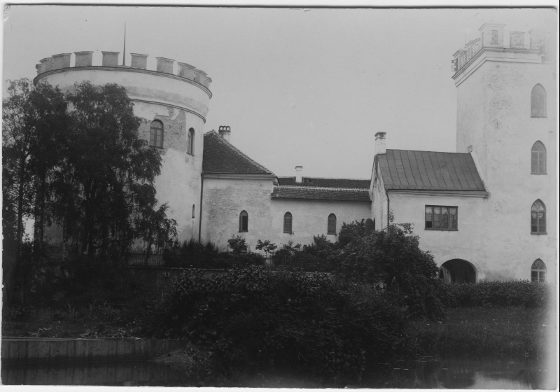 View of Koluvere Castle in Läänemaa.