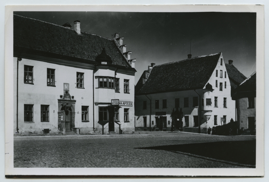 Narva, left Erich house, right Fonne house.
