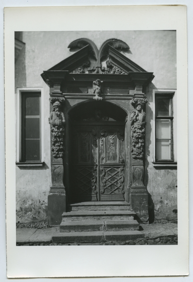 Narva, Schwartz house portal.