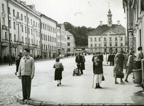 Tartu Raekoja Square and Raekoja (view of the river), 1964.