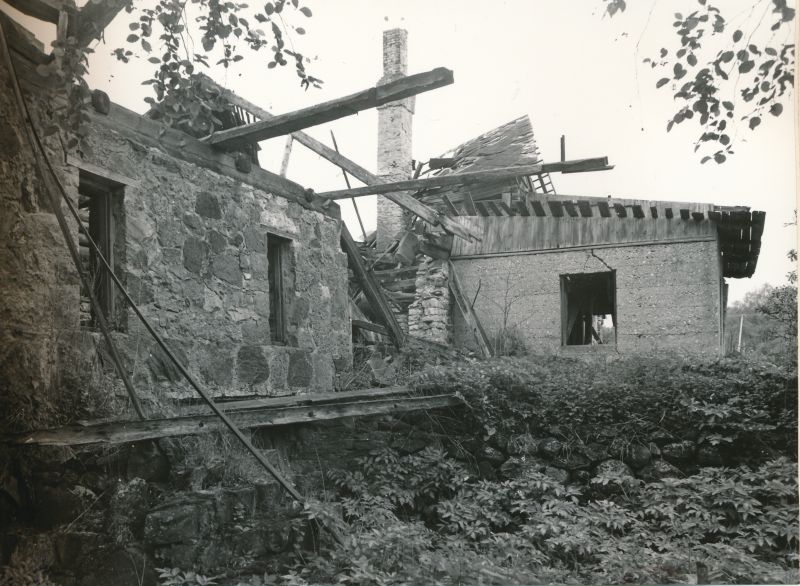 Photo. Ruins of Jõgisoo mill and wool factory. Black and white. Located: Hm 7975 - Technical monuments of Haapsalu district