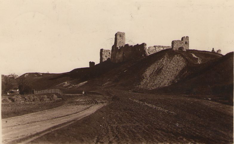 Postcard. Castle removables in Rakveres.