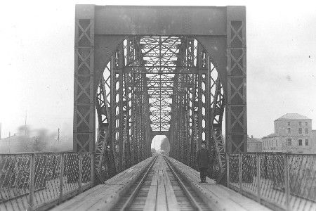 Narva. Railway bridge