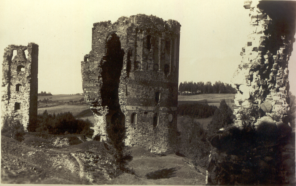 Photo postcard. Vasseliina. The ruins of Vastseliina Castle.