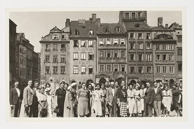 Estonians on an excursion in the Old Town of Warsaw