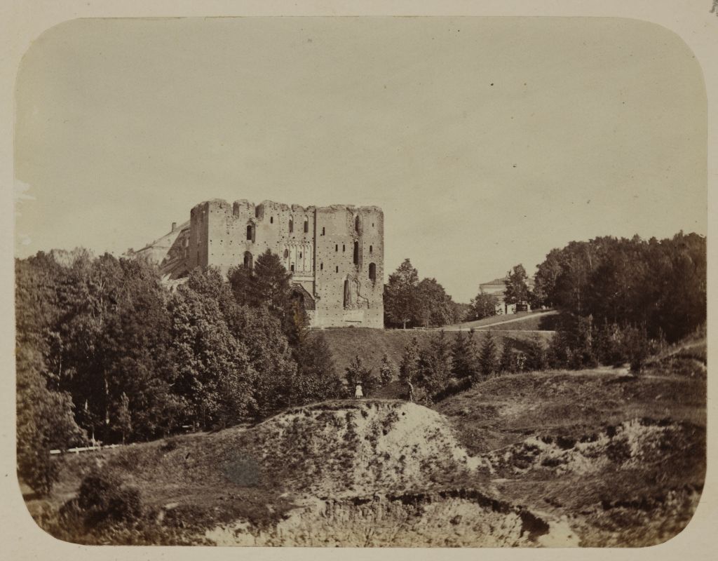 Ruins of Tartu Toomkirik from Toomeoru