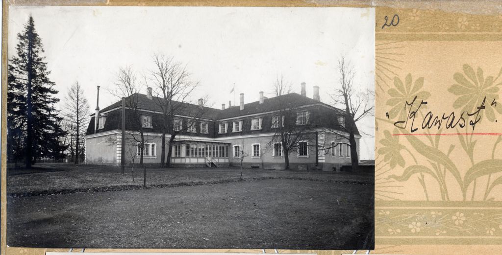 The veranda side of the main building of Kavastu Manor