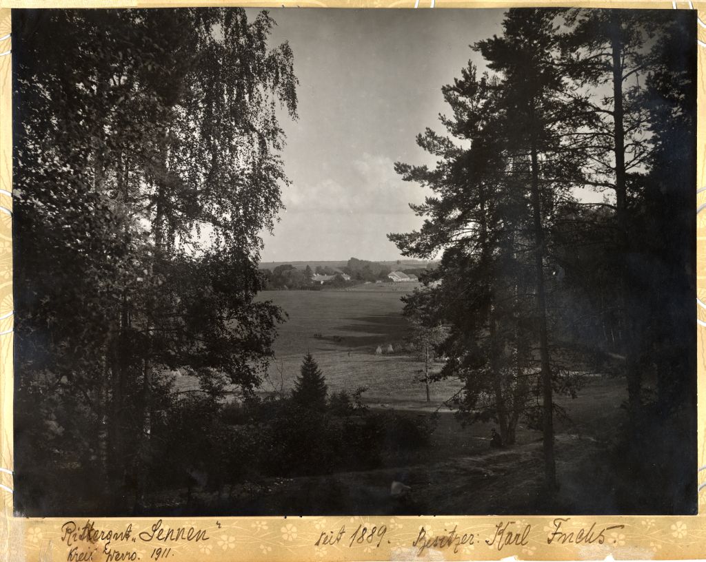 View of the buildings of Sänna Manor remotely