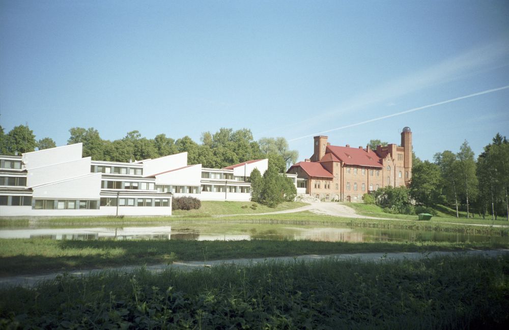 Jäneda Technical Training Building (1975) and Jäneda Manor Gentlemanship House