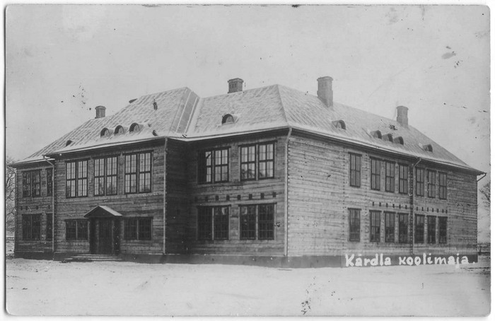 Kärdla school house in winter