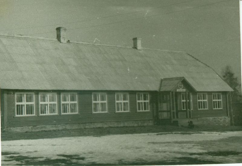 Karilatsi schoolhouse