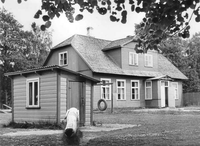 Jausa former schoolhouse