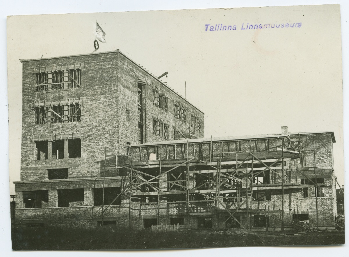 Construction of school building at the E.Lander Gymnasium in Tallinn, Kreutzwald Street 25.