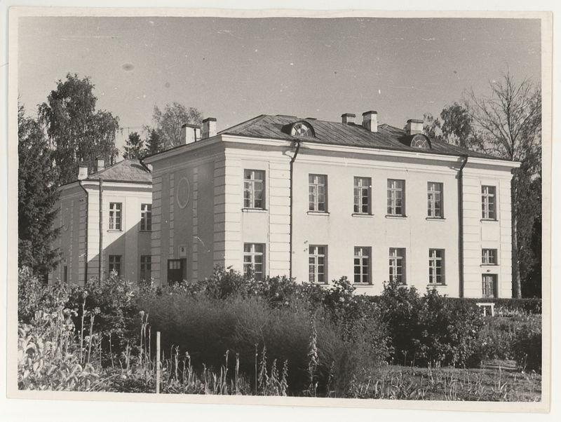 Paunküla schoolhouse. Test garden