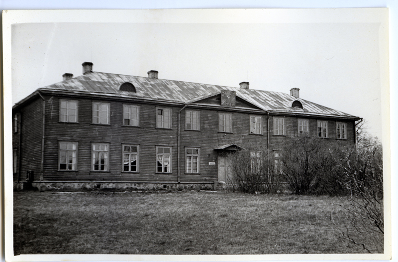Tagamõisa schoolhouse in Saaremaa