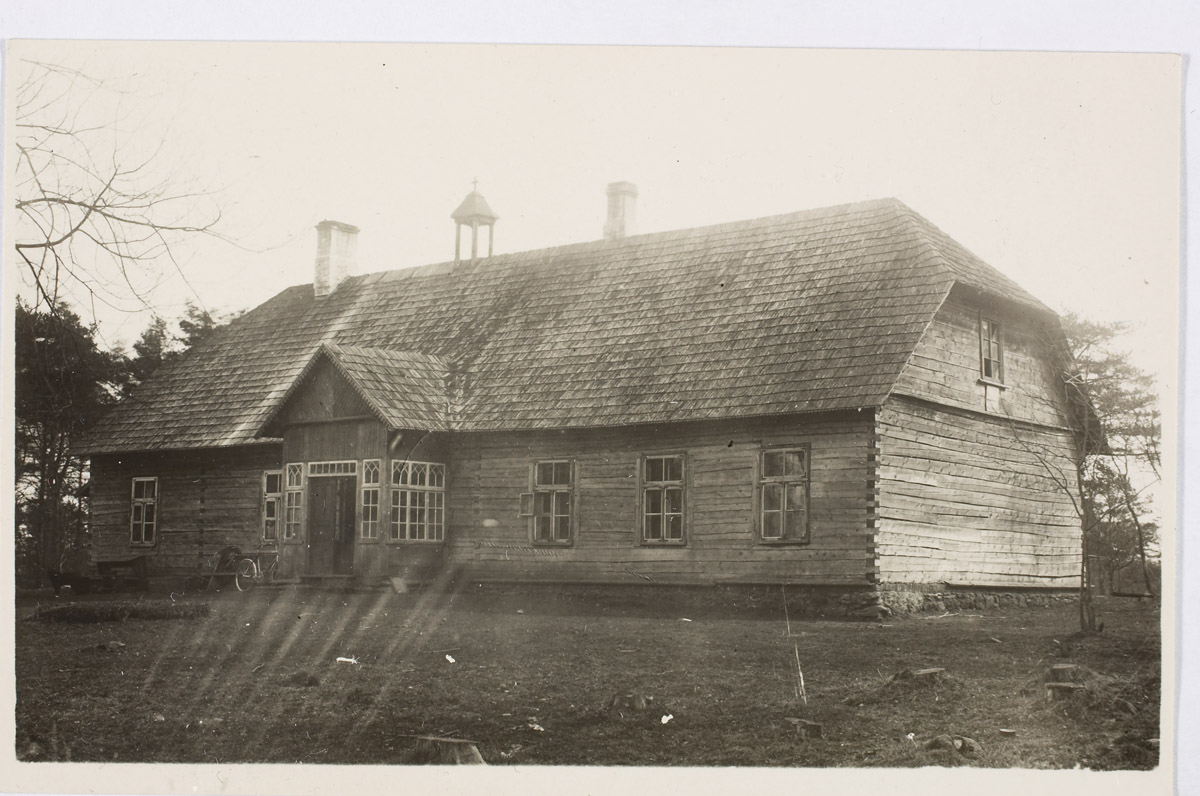 Paiakna schoolhouse.