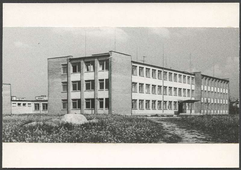 Photo, Viljandi, Paalalinn, Viljandi Secondary School, Central Kare tn