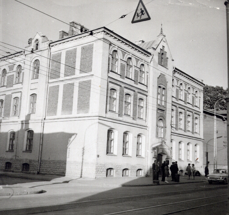 Tallinn 13th primary school Tartu mnt 33