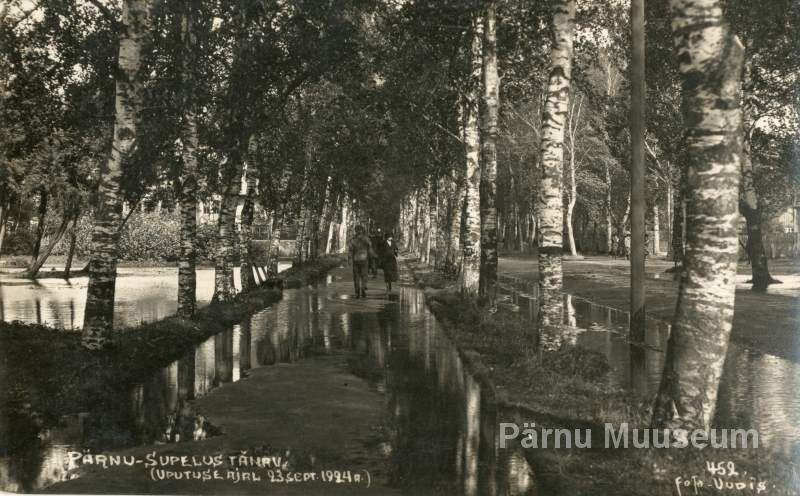 Photo postcard, view on Pärnu Supelus Street during the Great Water.1924