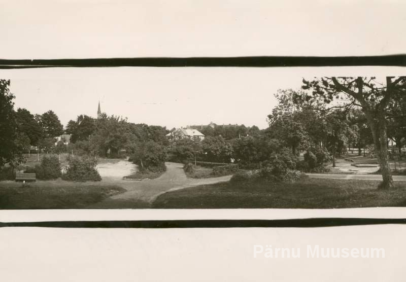 Photo, a. End of 1957, view from Pärnu Munamägi towards the northeast. In front of the edge, crochet the slope with the roads below.