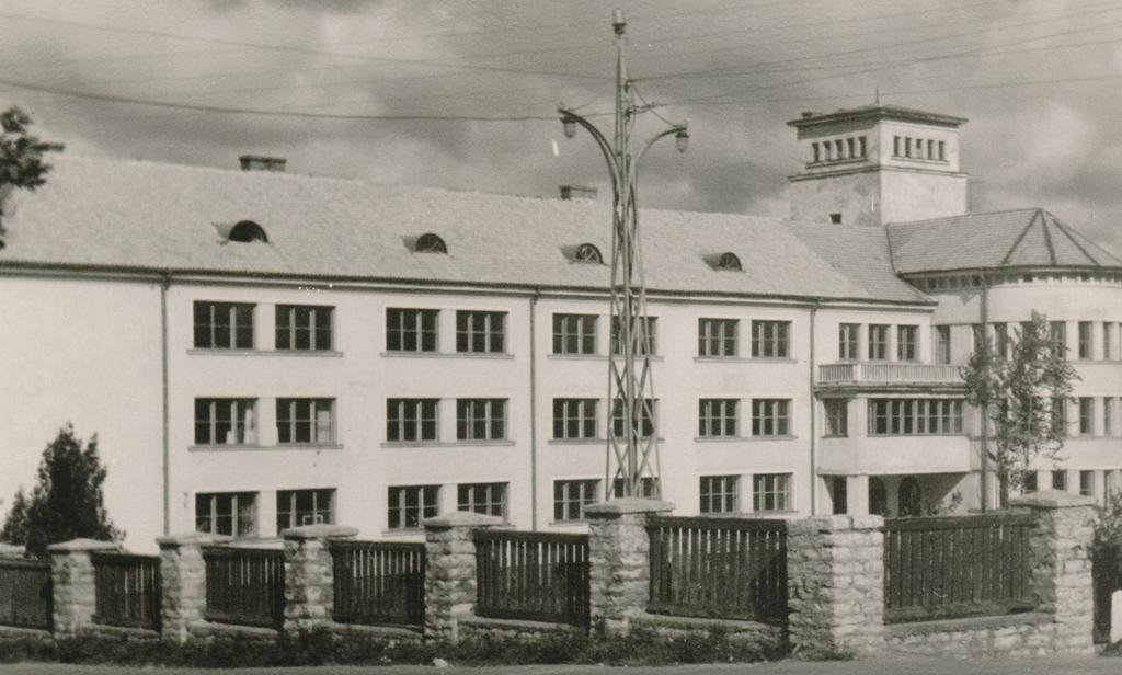 Kohtla-järve Gymnasium Building