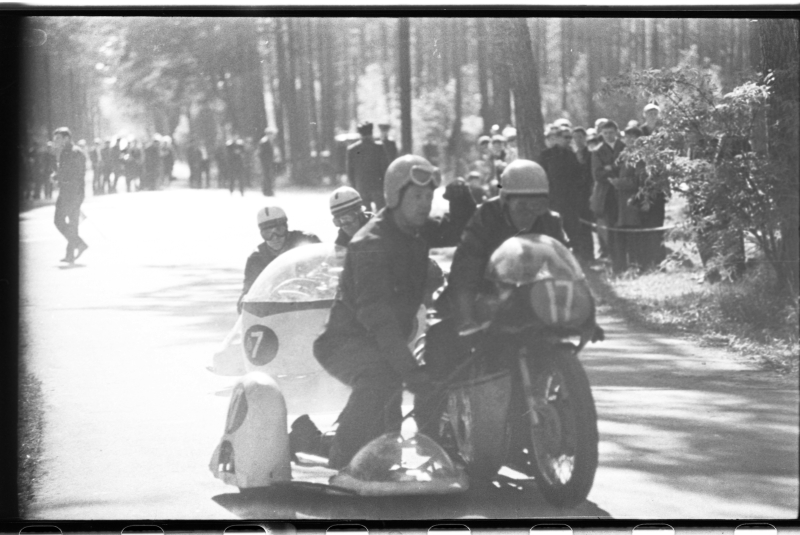 Kalevi Suursõit on the Pirita-Kose-Kloostrimetsa circular track. Drivers on motorcycles with side basket
