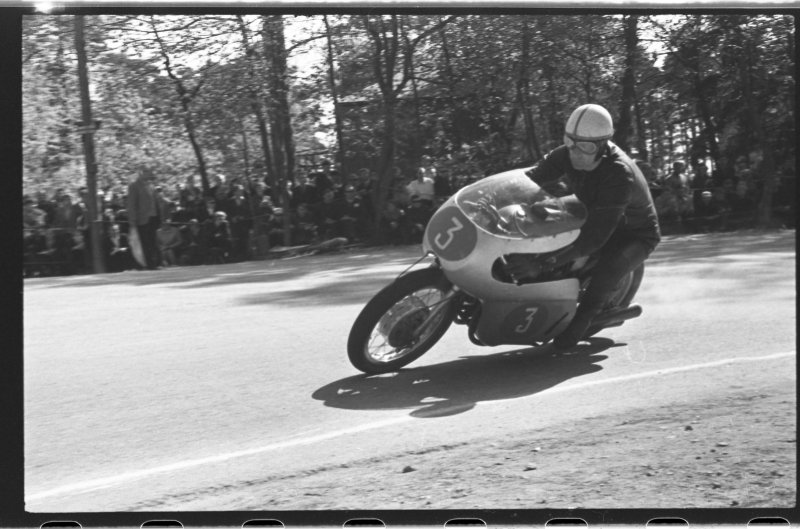 Kaleviisuur ridePirita-Kose-Kloostrimetsaaringrajal. Motorcycle on the track. 1969 Kalev Suursõit. Ants Kalam.