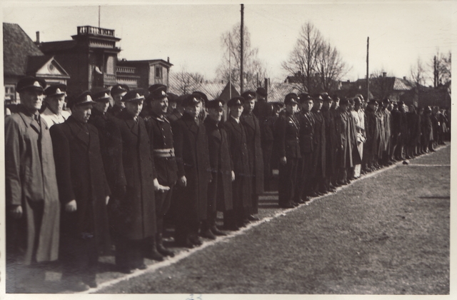 Firefighters row on Pärnu firefighting parade in 1949.