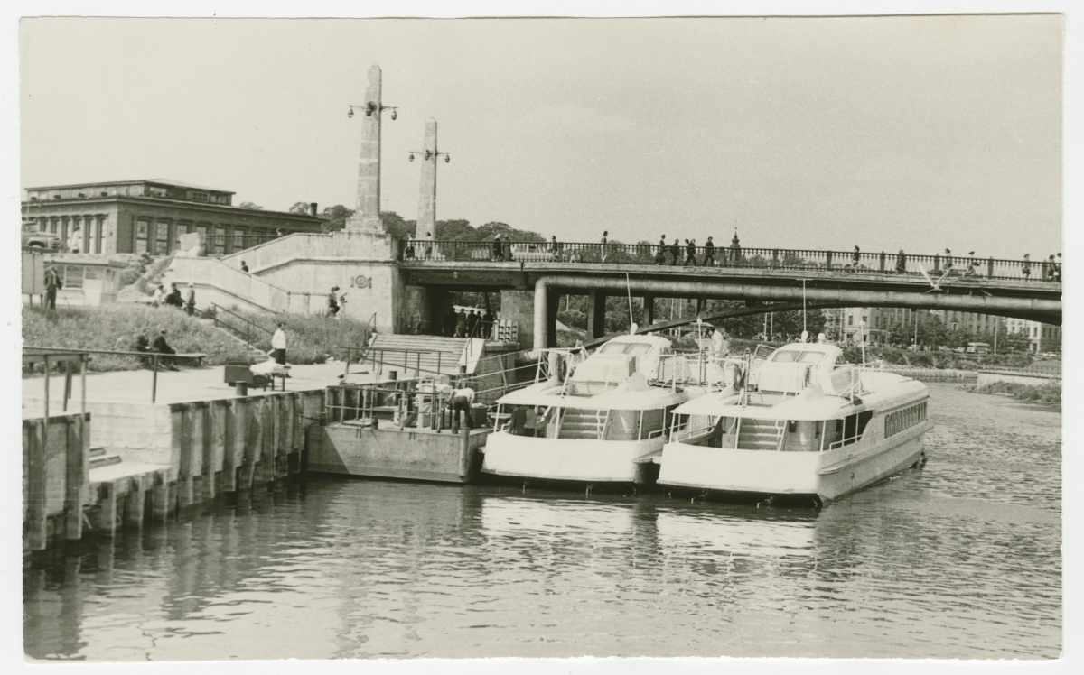 Two Pihkva passenger ship "Raketa" at the port of Tartu River