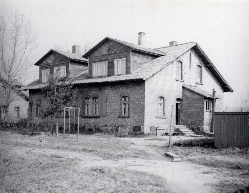 Waldhofi factory workshops in Pärnu Papiniidu