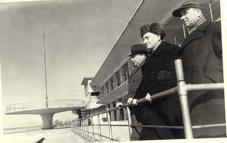 H.torpan with Moscow engineer in Pärnu in 1950.