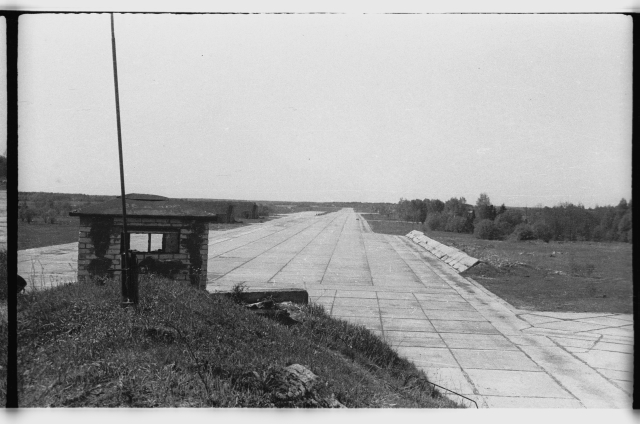 Airfield and missile base in Virumaa; landing track